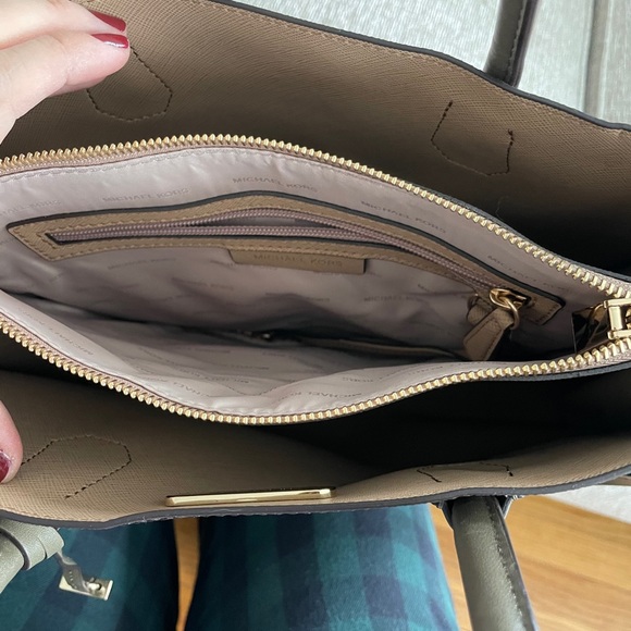 Michael Kors Satchel - Picture 4 of 5